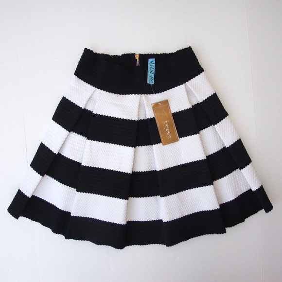 Francesca's Collections Dresses & Skirts - Francesca's Mini Skirt size S Black White NWT NEW